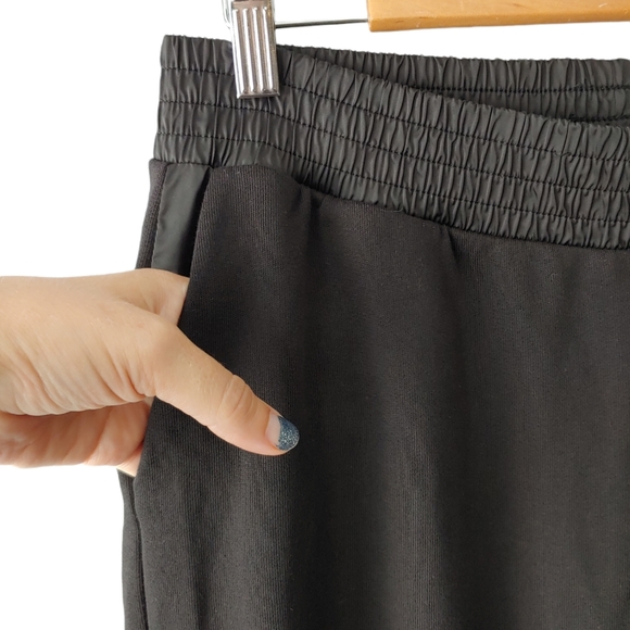 NWT- Armani Exchange Black Sweatpants Size Medium - Picture 4 of 13